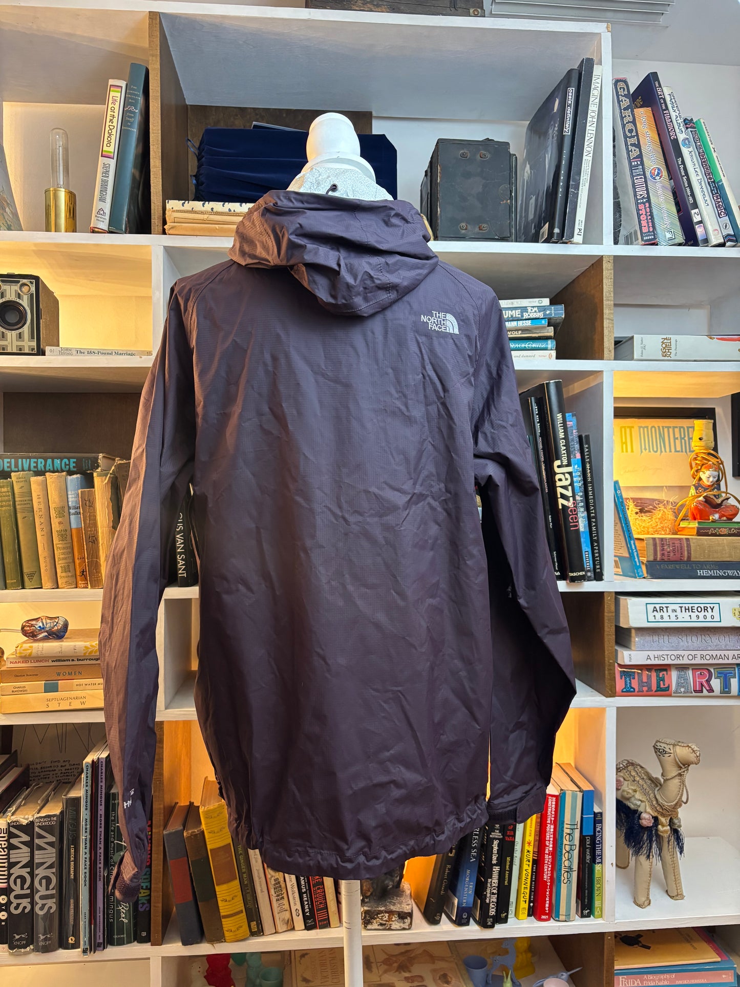 The North Face HyVent 2.5L Windbreaker