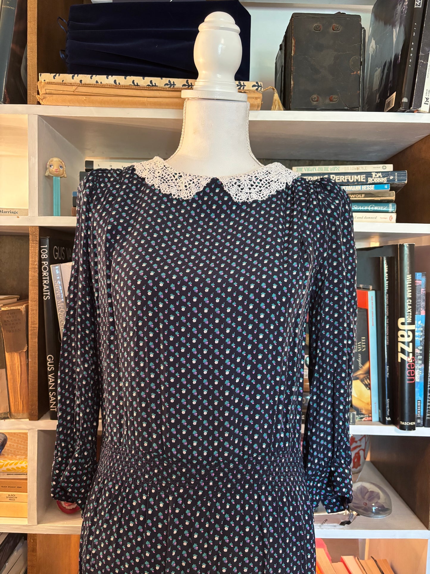 Cassidy 1980's Lace Collared Dress