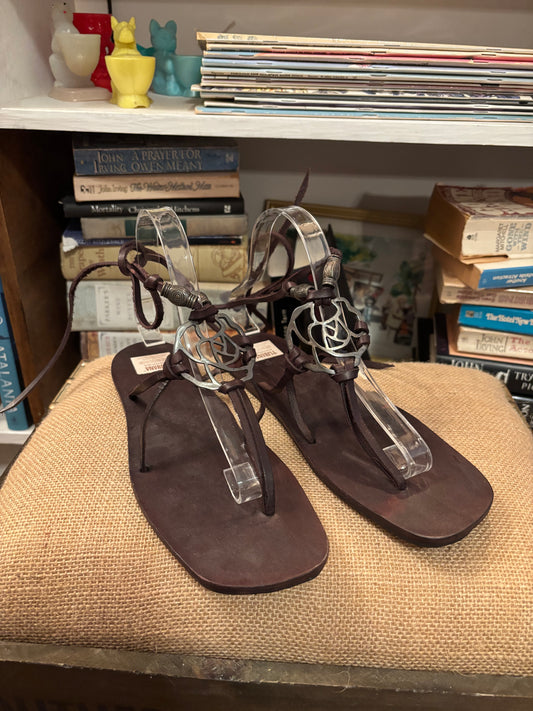 Leather Embellished Sandals 39