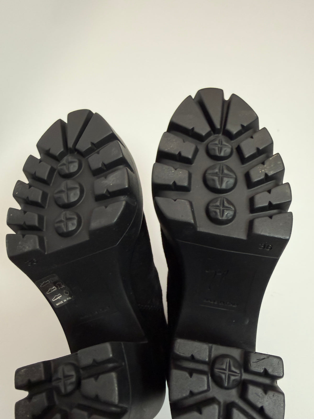 Giuseppe Zanotti Chelsea Boots 36