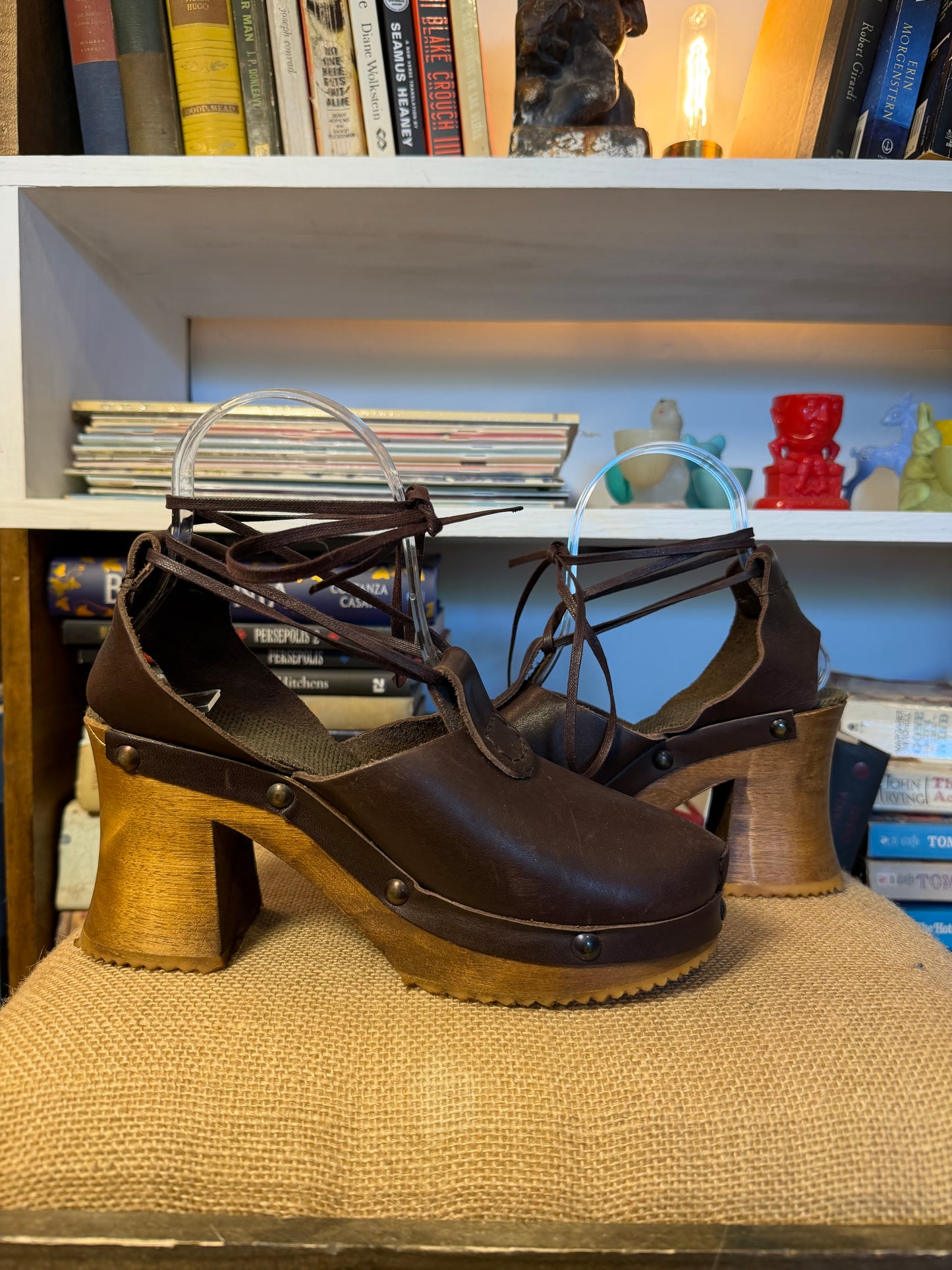 Lace up clogs 37