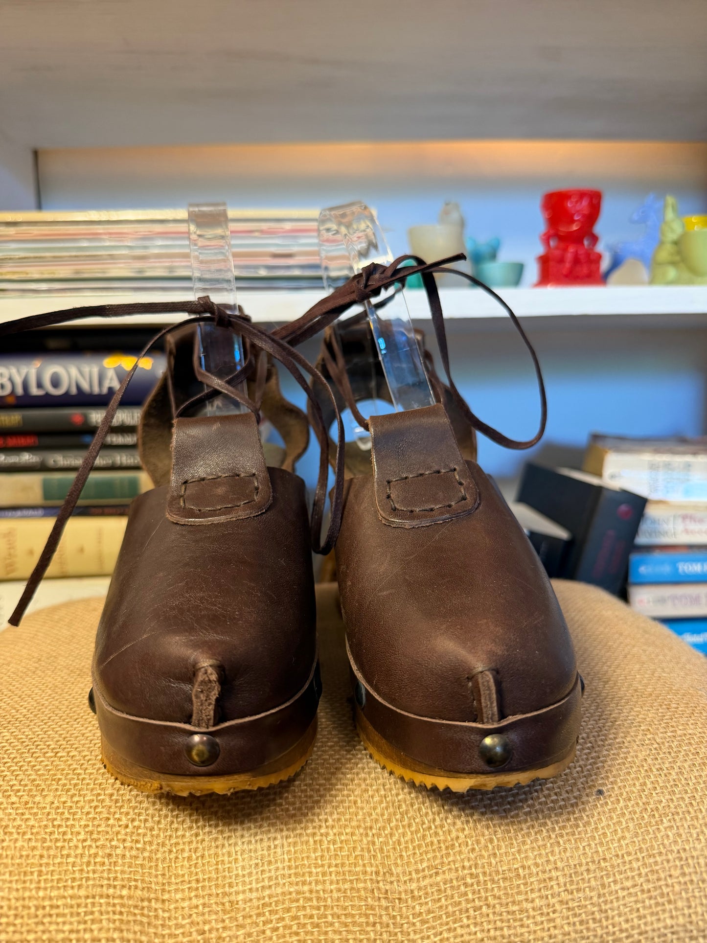 Lace up clogs 37