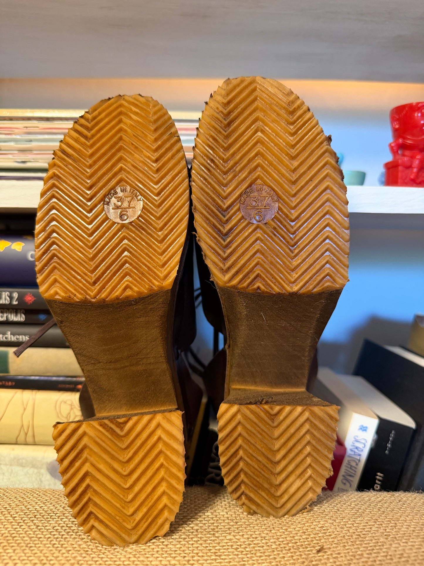 Lace up clogs 37