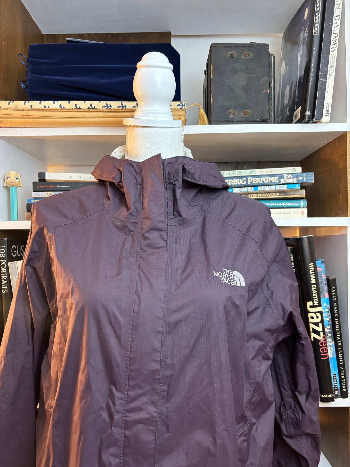 The North Face  HyVent 2.5L Windbreaker
