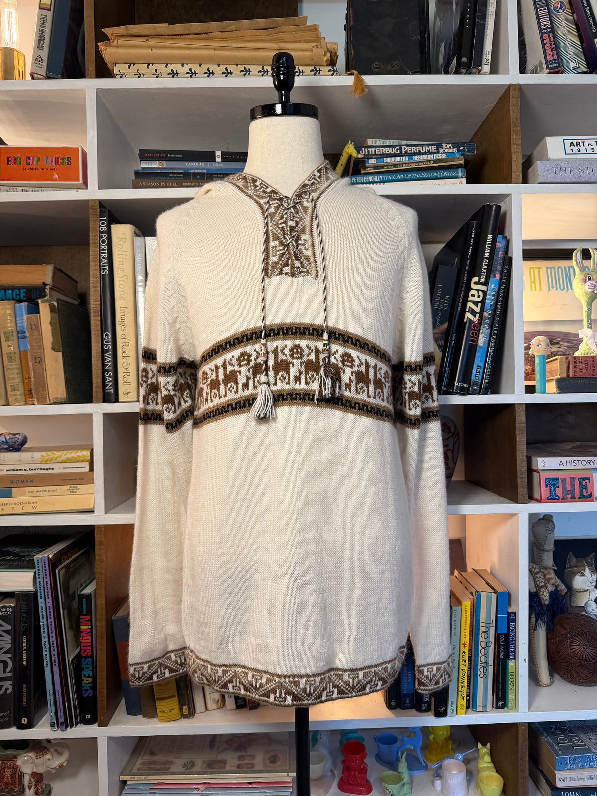 Alpaca Lace-Up Hooded Sweater — Peru XL