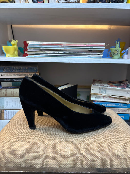 Proxy Velvet Heels 7.5