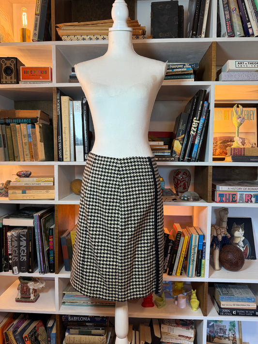 Tailor New York Houndstooth Wool Wrap Skirt